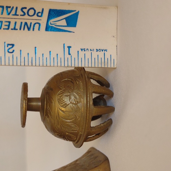 Set of 3 Vintage Etched Brass Elephant Bells - Picture 9 of 10